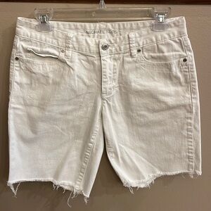 Michael Kors women’s white denim Bermuda low mid rise shorts frayed hem size 6